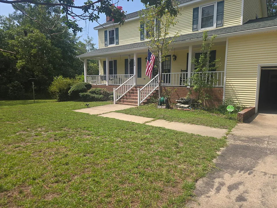 104 Robin Forest Dr