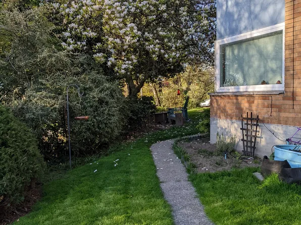 3621 14th Ave W APT 6, Seattle, WA 98119