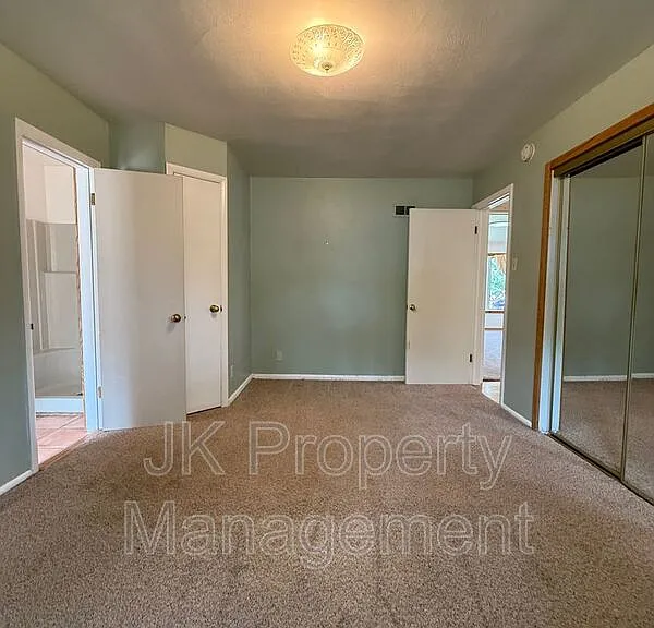 806 Forest Ave — Photo 21