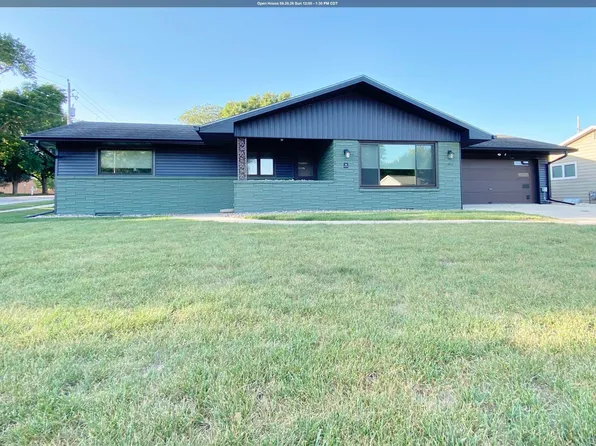 4 Edward Dr, Le Mars, IA 51031