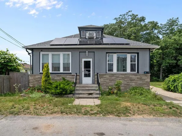 310 Langdon St, North Providence, RI 02904