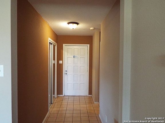 3rd image of 4027 Briar Hollow St