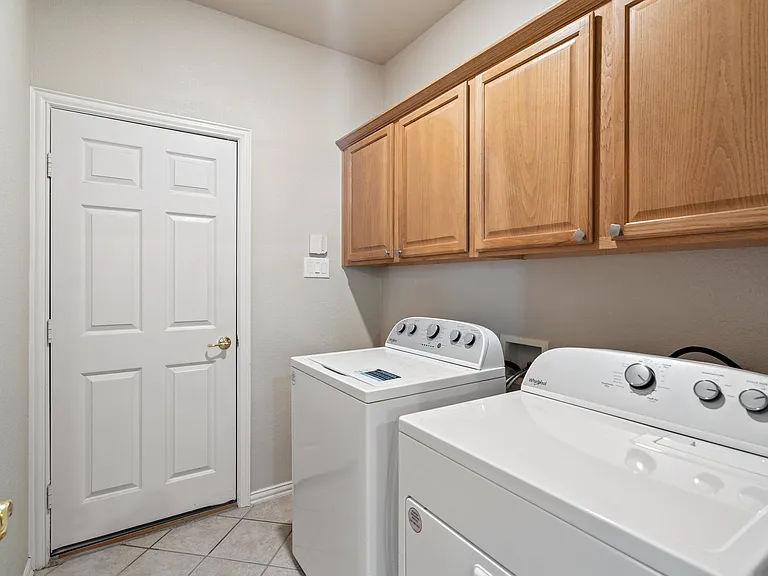 107 Loda Ct — Photo 32