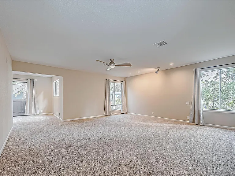 316 Litchfield Ln — Photo 21
