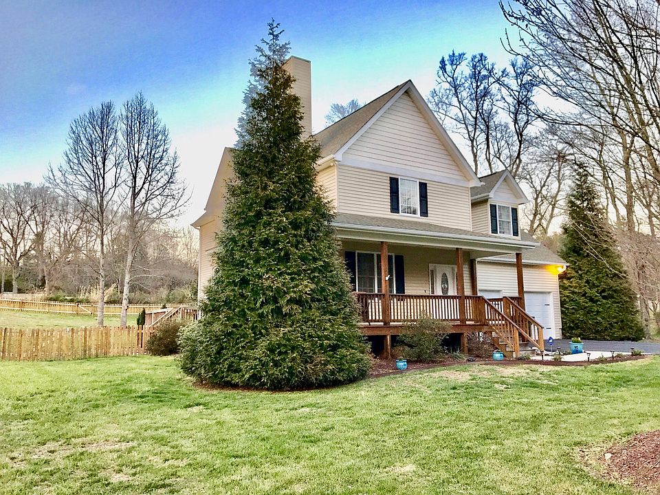 1st image of 130 Triple Creek Dr