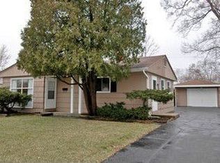 36 Cardinal Ln, Carpentersville, IL 60110