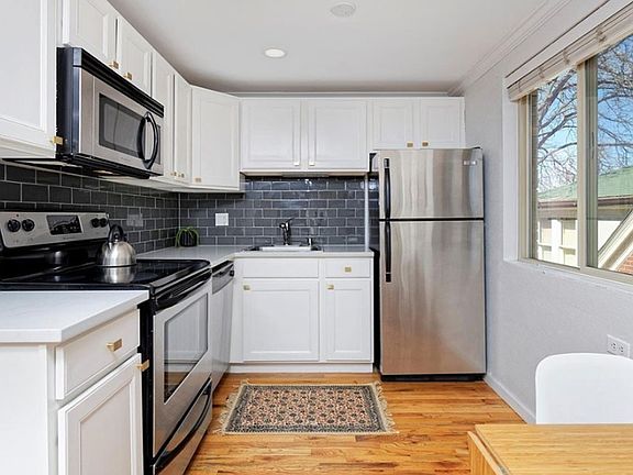 3rd image of 1327 N Steele St APT 302