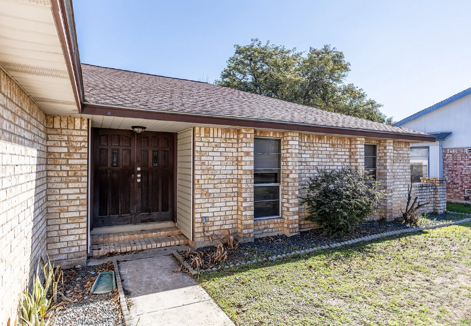 3 bed, 2.0 bath, 1582 sqft, $1,645 — Photo 3