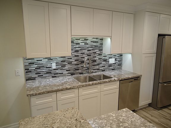 4th image of 1721 N Rainwood Cir APT C
