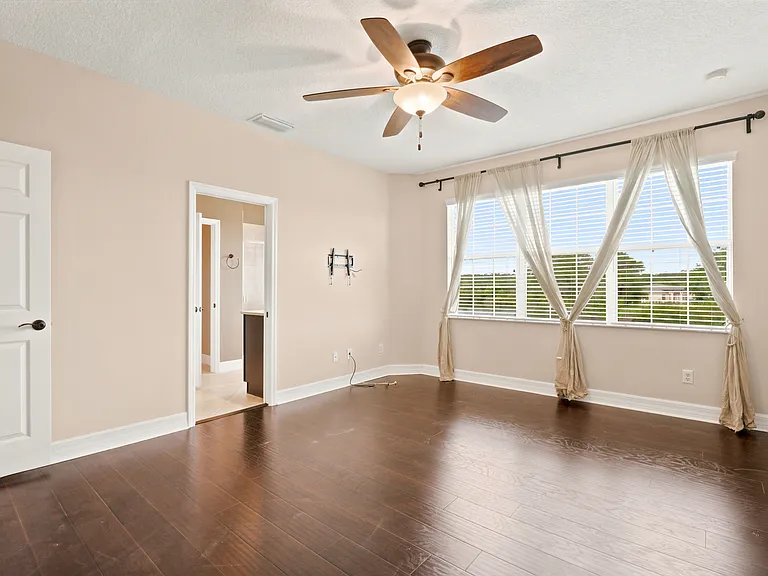 117 Hedgewood Dr — Photo 12