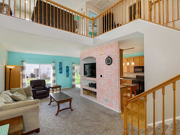 4th image of 438 Jamestown Ct #438