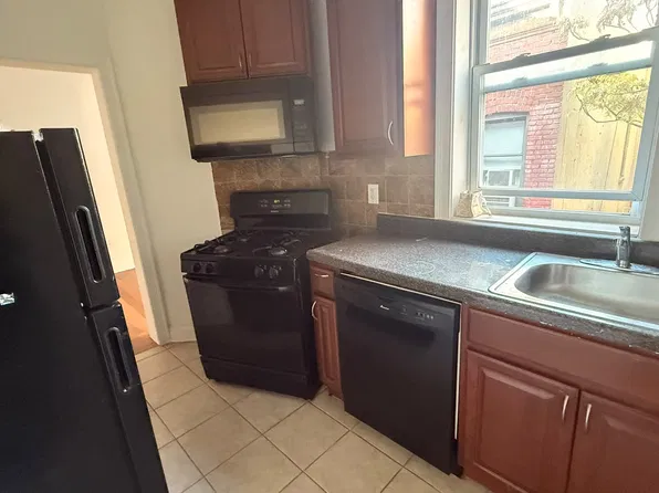 214 64th St #10E, West New York, NJ 07093