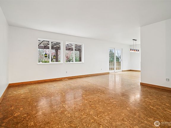 5th image of 23918 SE 5th Street