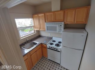 1543 Exchange St APT 302, Astoria, OR 97103