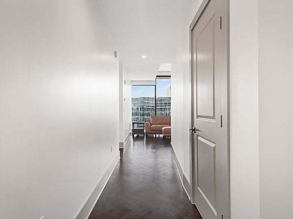 4th image of 1616 W End Ave #2704