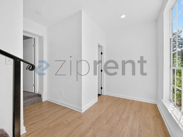 1319 Lynn Haven Ave — Photo 14