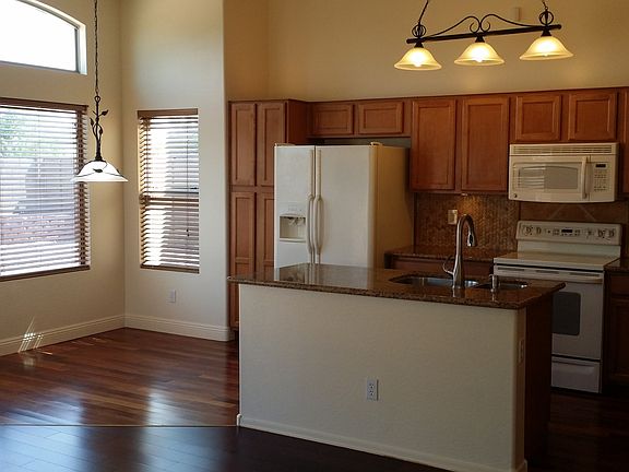 4th image of 1414 E 12th Pl