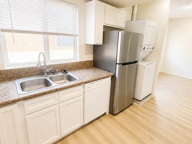 7327 Milwood Ave #105 — Photo 6
