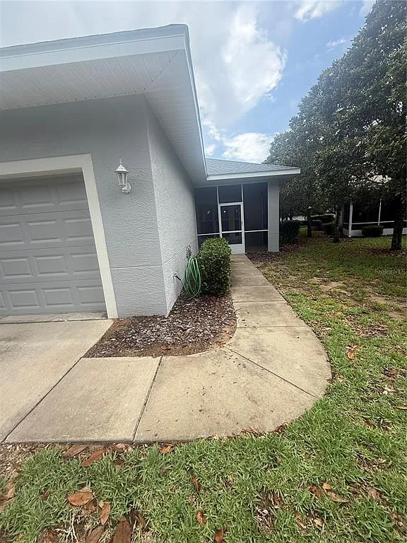 3 bed, 2.0 bath, 1670 sqft, $2,100 — Photo 4