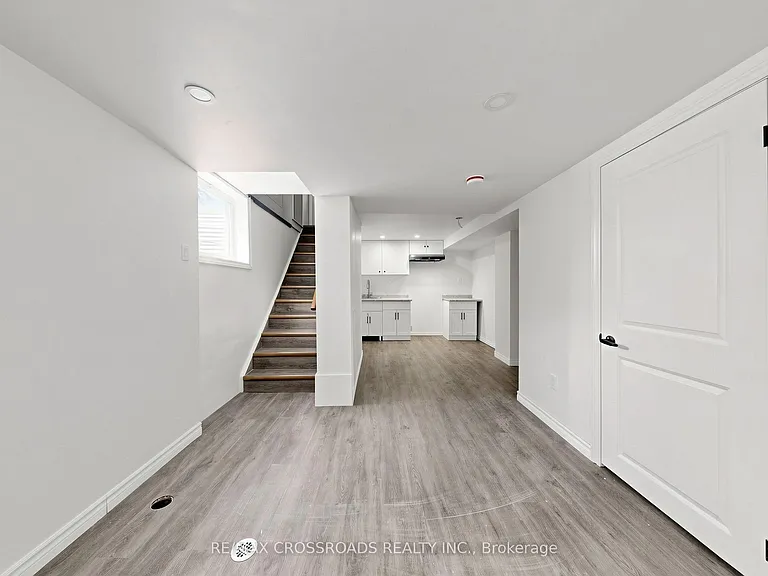 1496 Simcoe St N — Photo 18