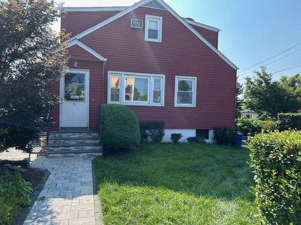 9 Lyon St #1