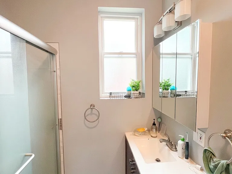 1920 S Sangamon St #1 — Photo 8
