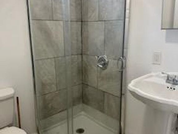 2nd image of 4048 N Marshall St Floor 2