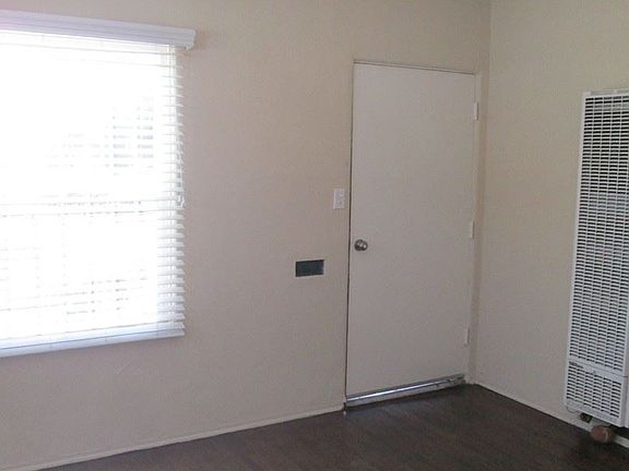5th image of 4512 Dwight St