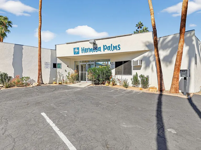 588 E. Mel Avenue - Hermosa Palms — Photo 23