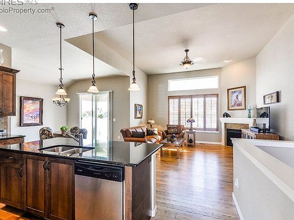 3rd image of 440 Saratoga Way