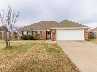 1513 Hutchinson St, Pea Ridge, AR 72751