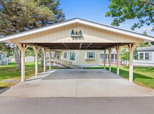 2215 Sugar Pine Dr, Cambridge, MN 55008