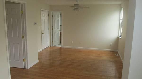 2nd image of 27 Como Ave