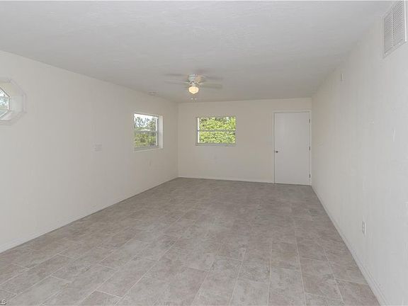 5th image of 3420 27th Ave NE
