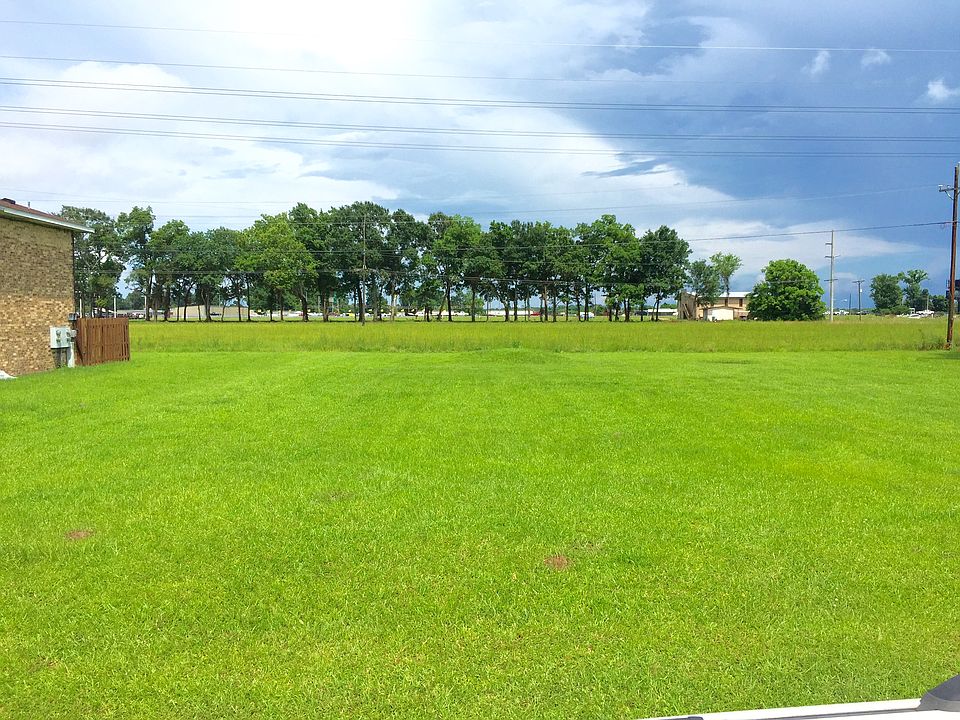 1st image of 230 Robin Lane
