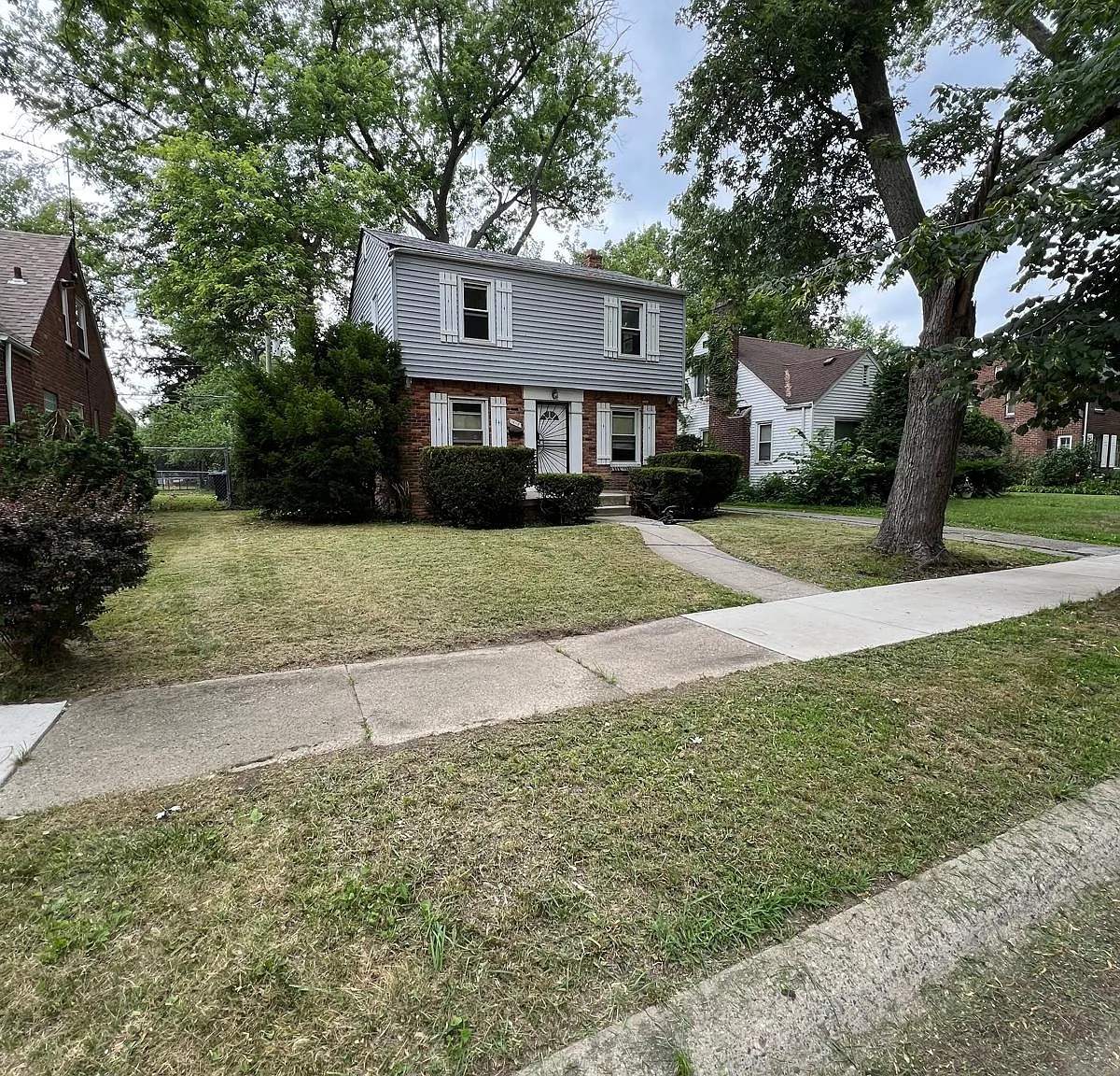 3 bed, 1600 sqft, $1,300 — Photo 2