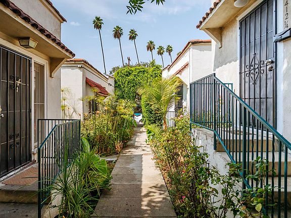 3rd image of 1412 Micheltorena St #1/4