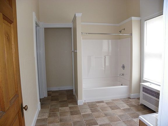 3rd image of 731 Maine St #1