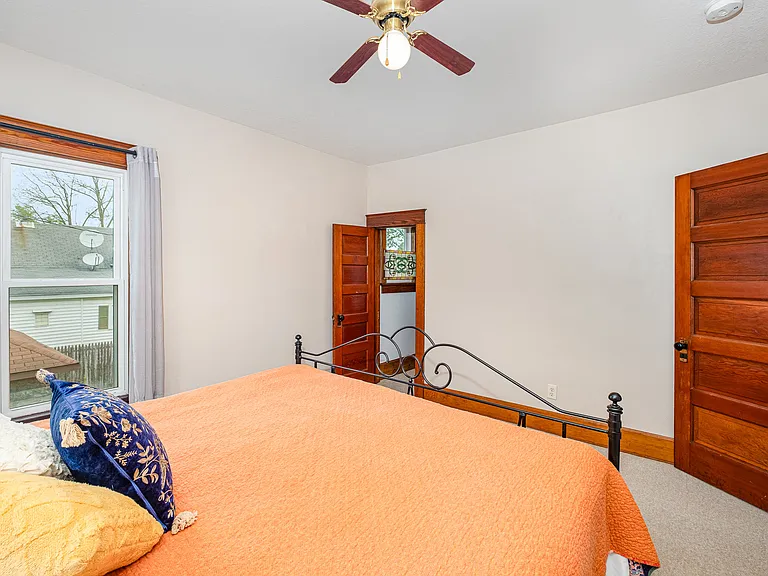 601 E Gambier St — Photo 18