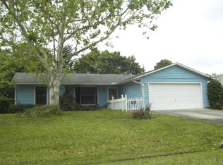 1043 Topsail Ln, Sebastian, FL 32958