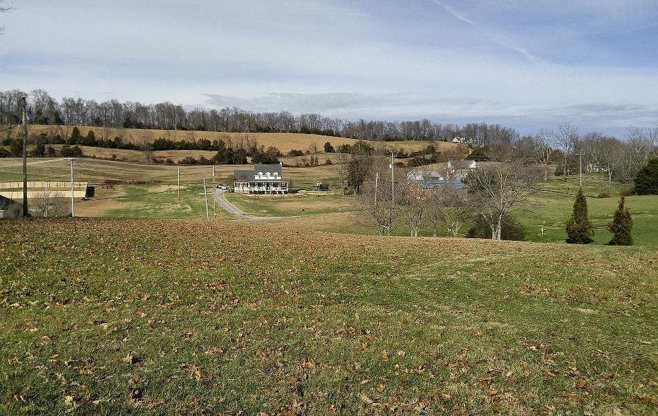 2nd image of 935 Allison Rd