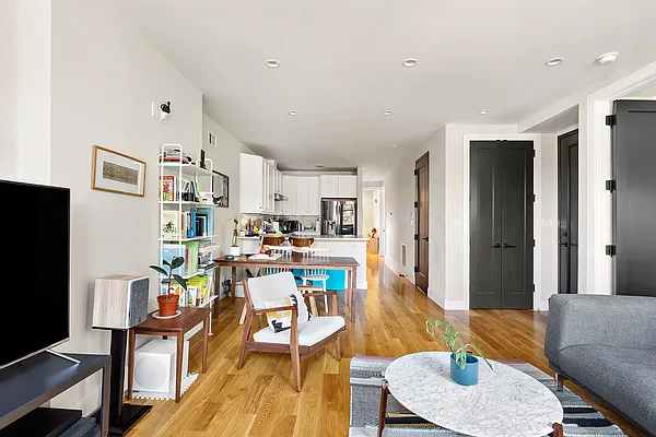 Rented by Compass | media 14