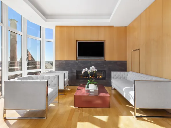 555 West 59th Street image 2 of 14