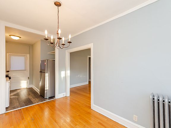 3rd image of 1329.5 W Touhy Ave #3N