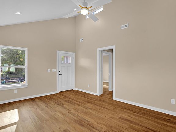 4th image of 230 N Melville St