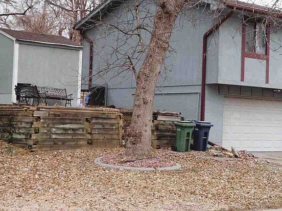 2nd image of 1702 Warren St