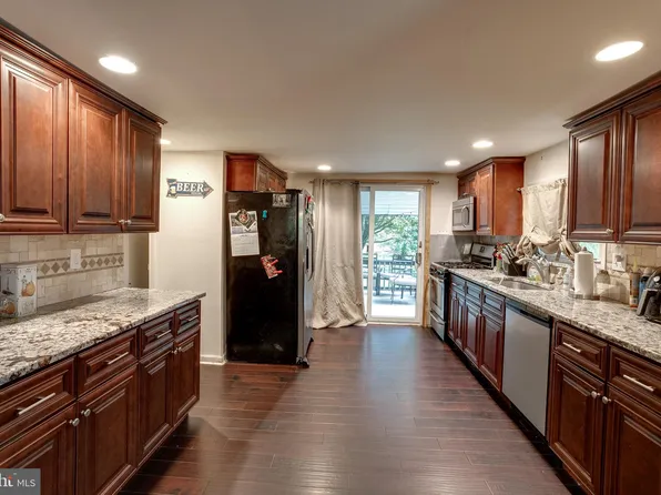 356 Ridgeway St, Mount Holly, NJ 08060