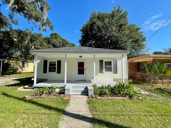 2138 Iowa St, Savannah, GA 31404