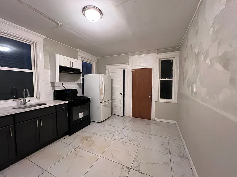 115 Seymour Ave #1 — Photo 2