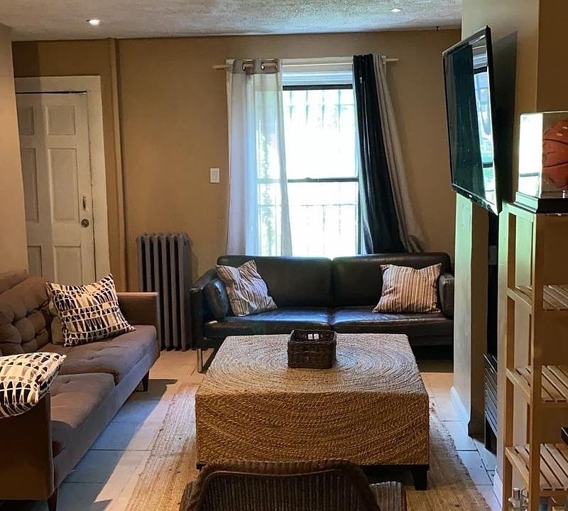 1st image of 536 Hancock St APT 1